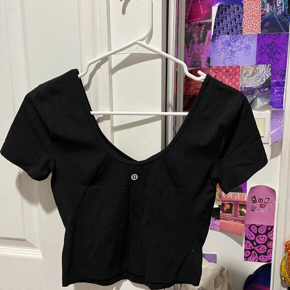 S4, LULULEMON black scoop neck top - Picture 2 of 2